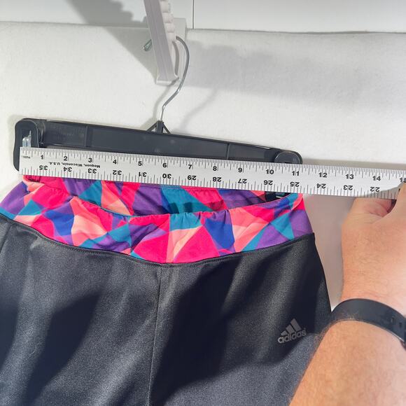 adidas Cropped Capri Leggings AeroReady Large Rear Pocket Elastic Cuff & Waist - Picture 9 of 16